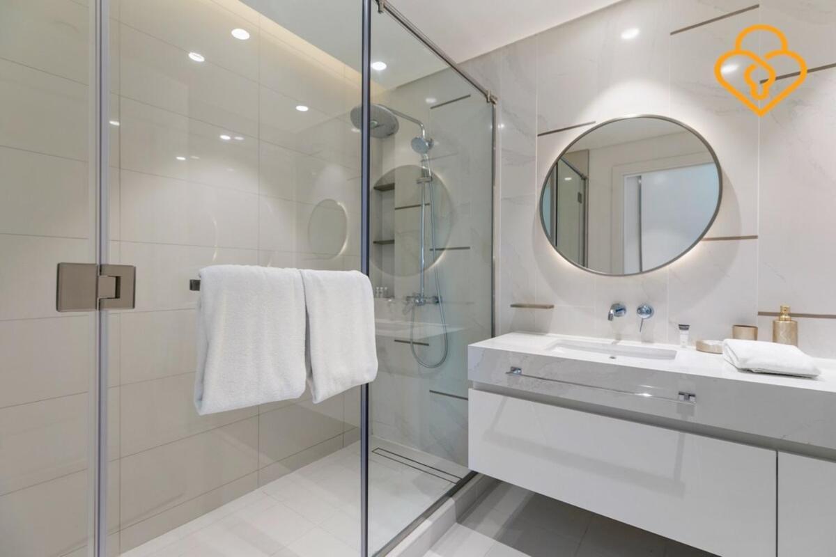 Keysplease 2 Bedroom Vista, Emaar Beachfront Apartment